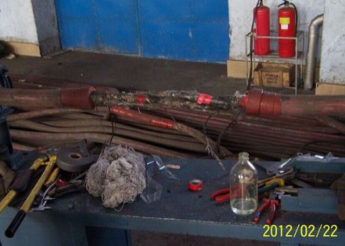 點擊查看詳細信息<br>標題：電纜維修 閱讀次數(shù)：4005